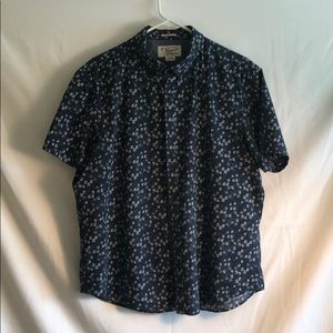 Blue floral pattern button down short sleeve shirt